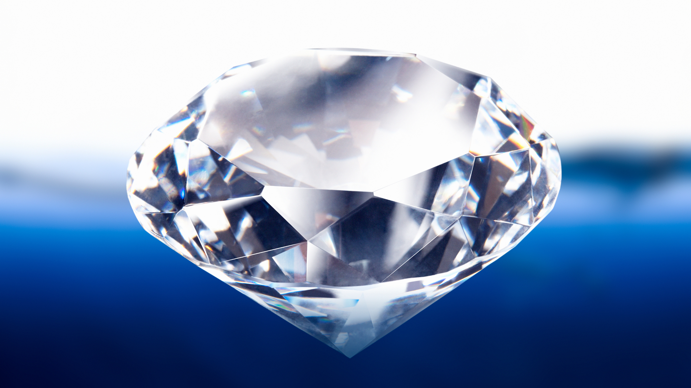 What Makes A Diamond Sparkle?