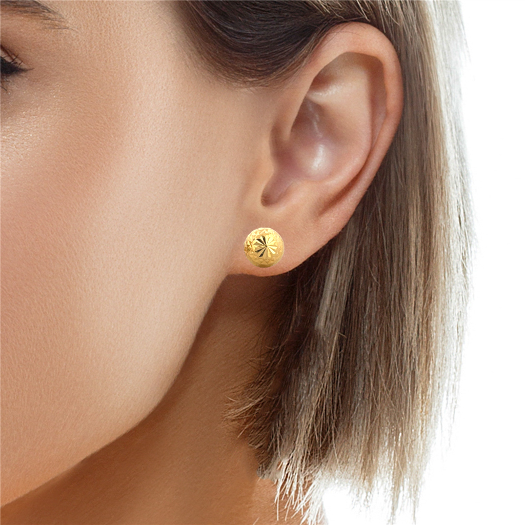 20K Yellow Gold Dome-Shaped Stud Earrings with Intricate Design