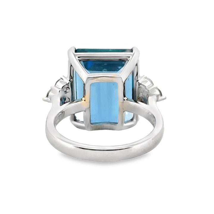 13.21 CT Aquamarine and 0.63 CTW Diamonds Platinum Ring