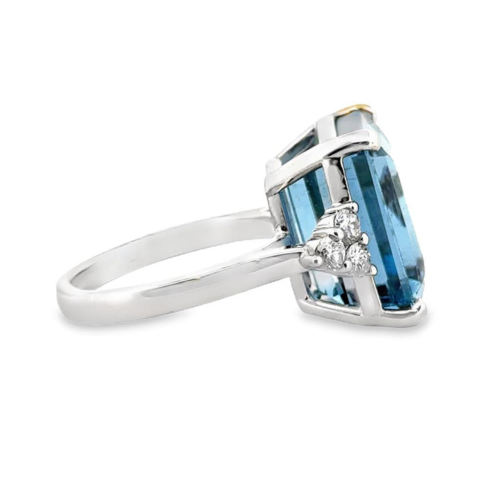 13.21 CT Aquamarine and 0.63 CTW Diamonds Platinum Ring